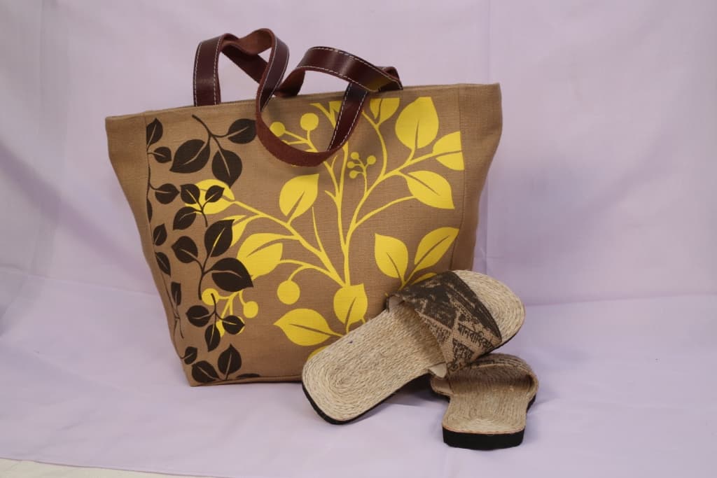 Jute floral embroidered tote bag